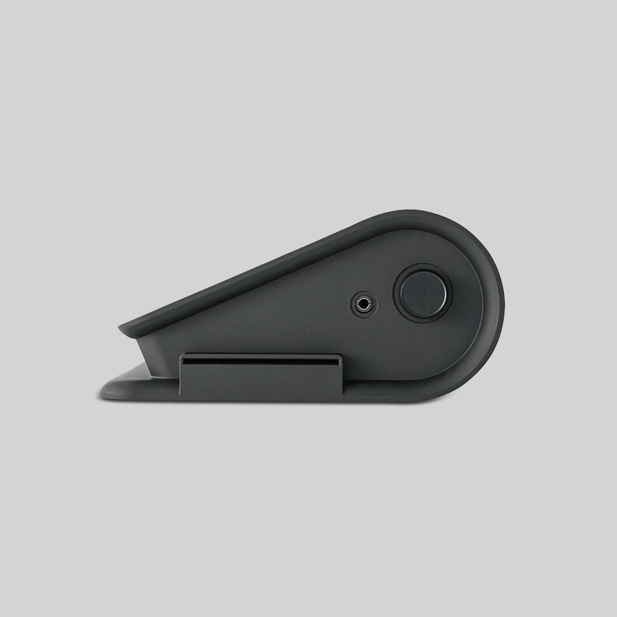 Shure MXCW640, Wireless Conference Unit, Wireless Conference Unit with 4.3 inch color touchscreen for voting, interpretation channel selection, and conference information, integrated Nfc ID card reader, chairman, delegate, listener, and ambient modes