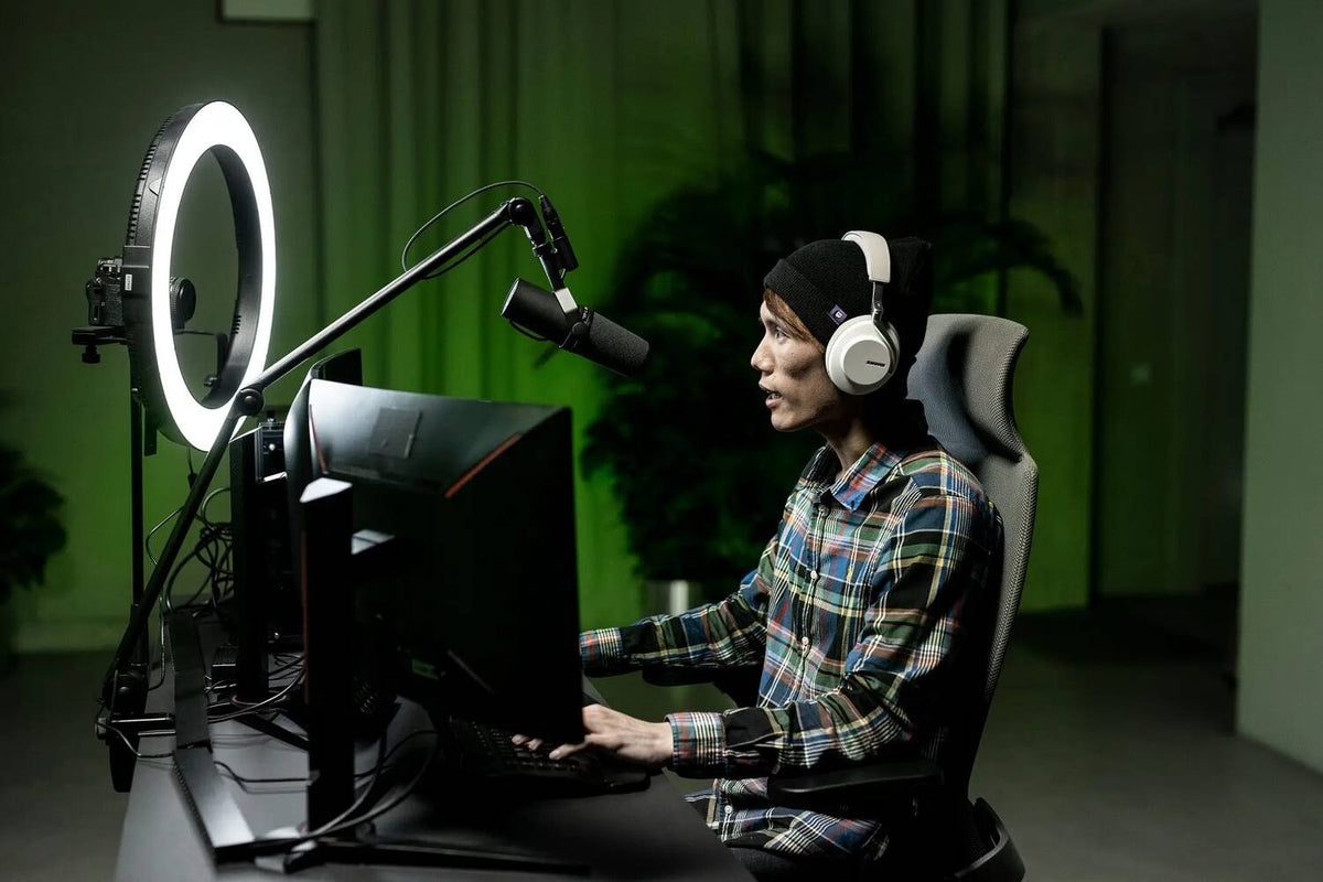Shure SM7B, Vocal Microphone, Cardioid Dynamic Studio Vocal Microphone, includes standard and close-talk windscreens