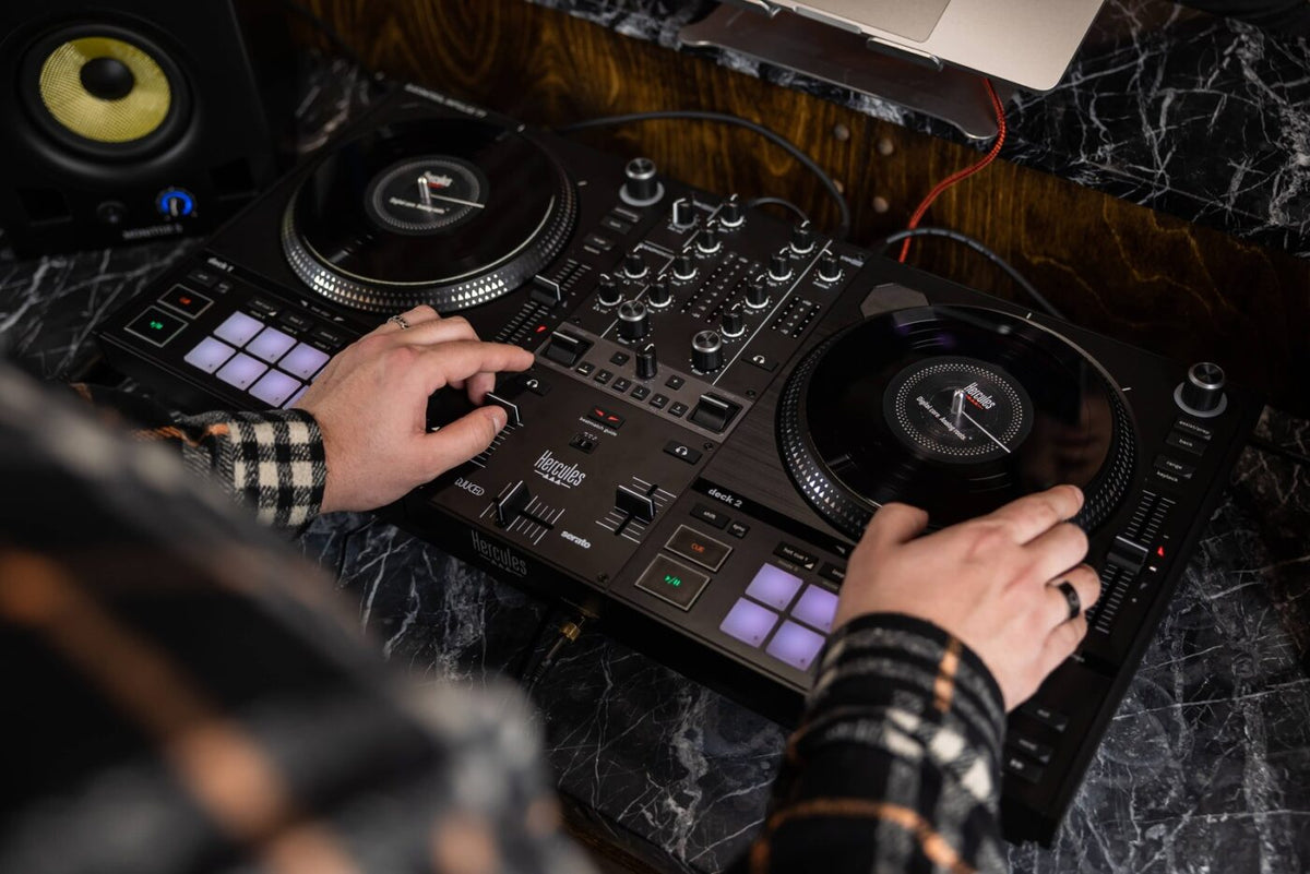 Hercules DJ DJControl Inpulse T7, 2-Deck Motorized DJ Controller for Serato DJ and DJUCED with Motorized Platters, Black