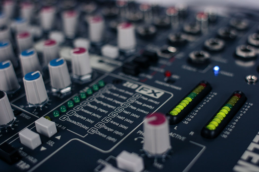 ALLEN & HEATH ZED-12FX PA MIXER - USED