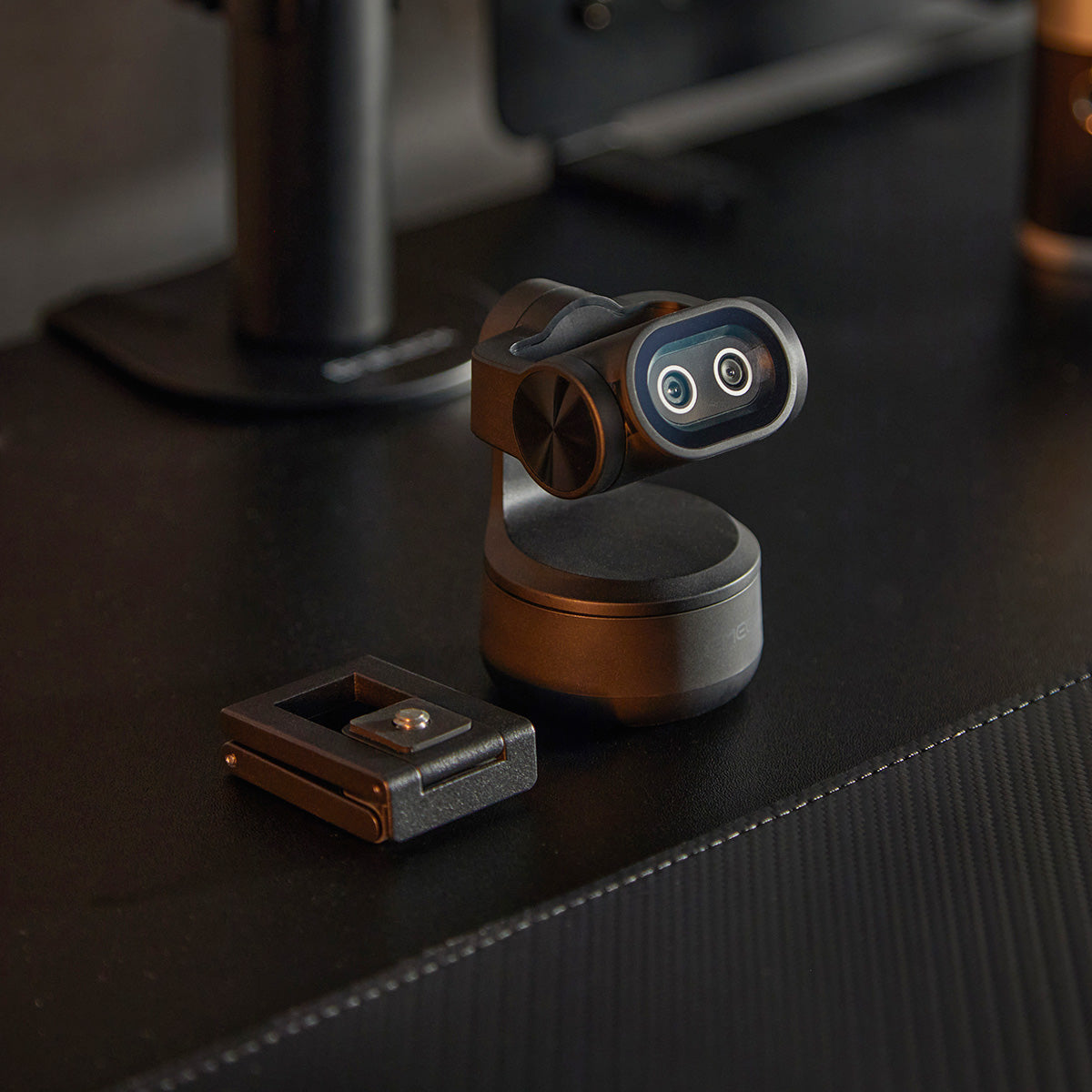 EMEET PIXY, Dual-Lens 4K Webcam with 1/2.55" Sony Sensor and AI-Assist Tracking Lens, 0.2s AI Autofocus, Gesture Control, 3 Noise-Cancelling Mics, Connect Up to 3 Units in EMEET Studio App