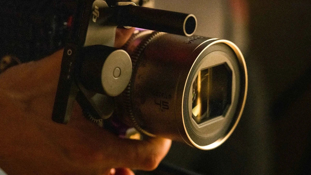 DZOFILM Arcana 75mm T2.1 Full-frame 1.5X Hybrid Anamorphic Prime Lens (PL mount,feet), 1.5X Full-Frame Hybrid Anamorphic Prime, PL Mount, Oval Bokeh, 700g Lightweight, M77 Front Filter